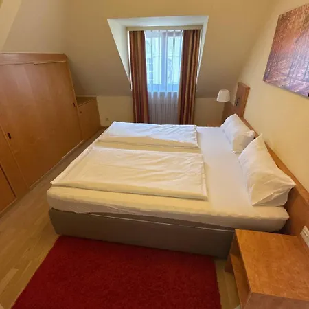 Bischoff Szálloda 3*